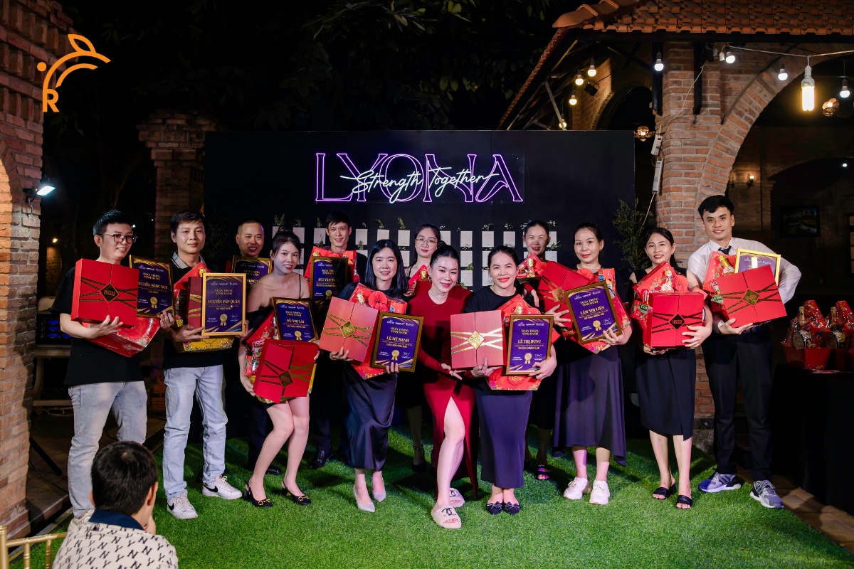 Chụp ảnh year end party chất lượng cao