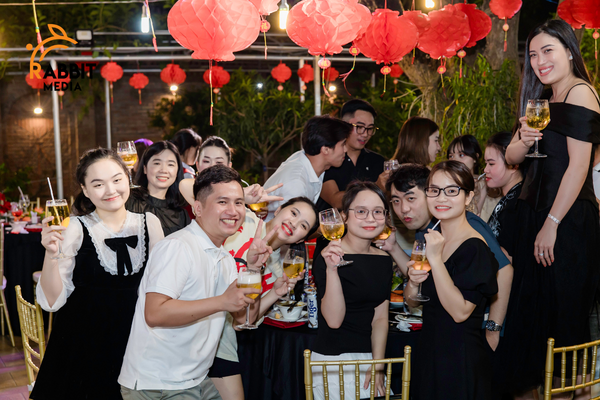 Chụp ảnh year end party chất lượng cao