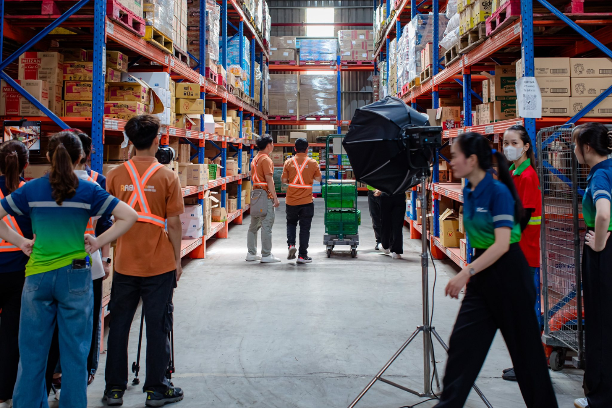 Chụp ảnh gian hàng triển lãm