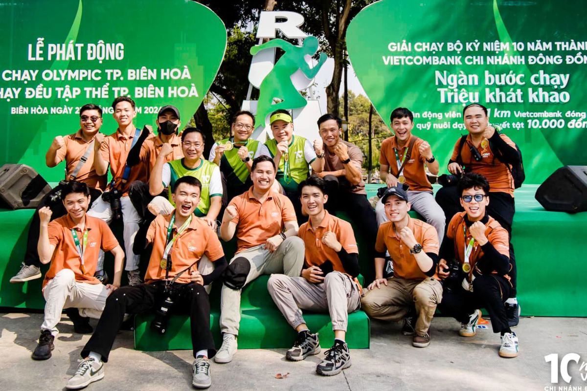 Quay phim chụp ảnh triển lãm