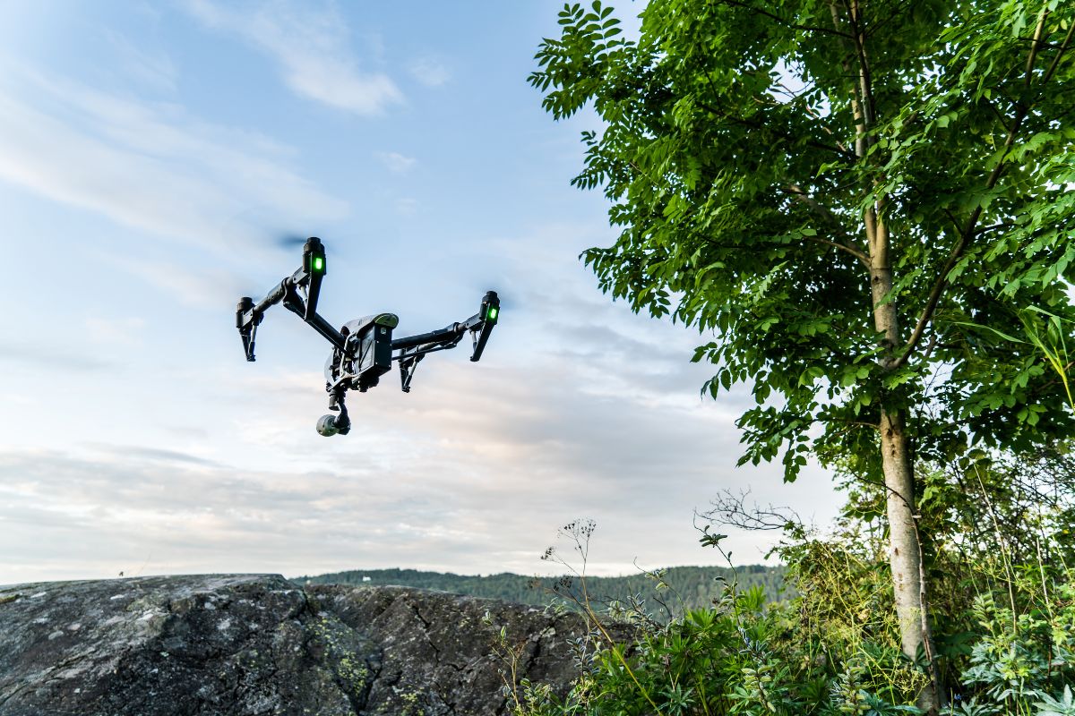 drone trong quay phim doanh nghiệp