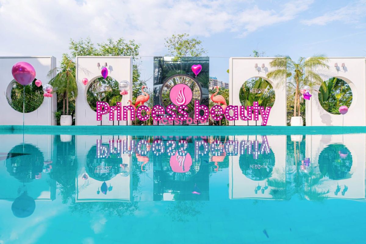 video doanh nghiệp viral TikTok và LinkedIn