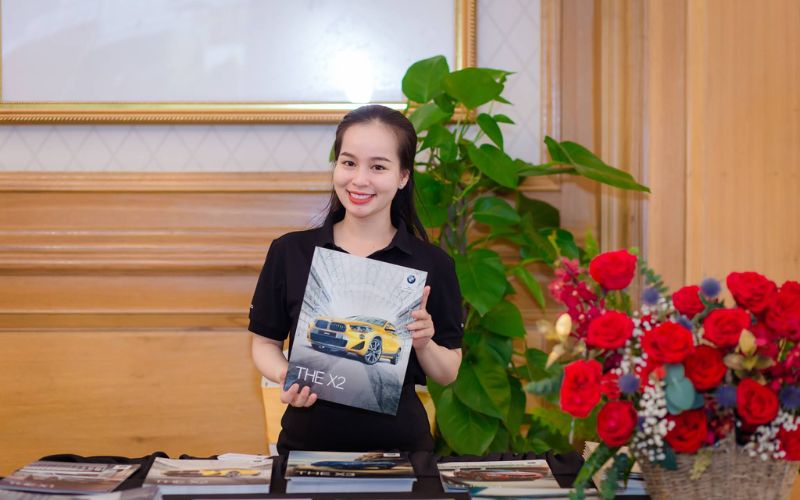 Chụp ảnh lễ khai trương