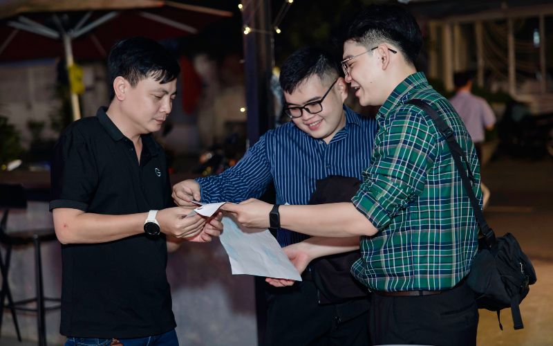 Quay phim chụp ảnh tất niên