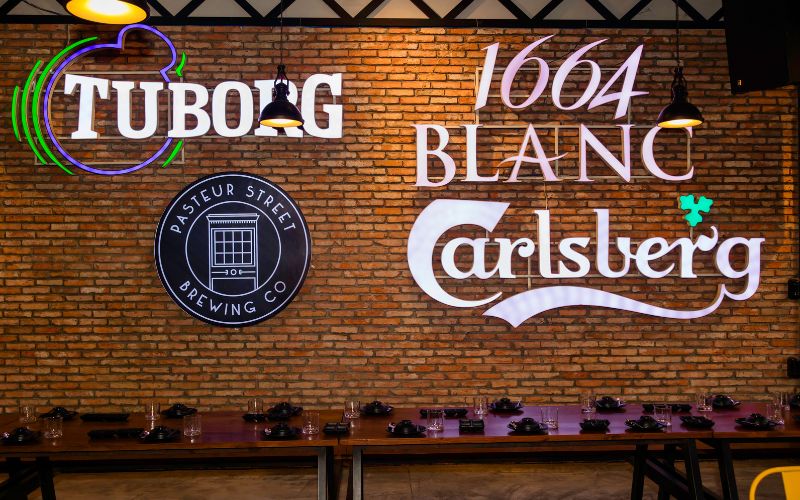 Quay phim chụp ảnh tất niên